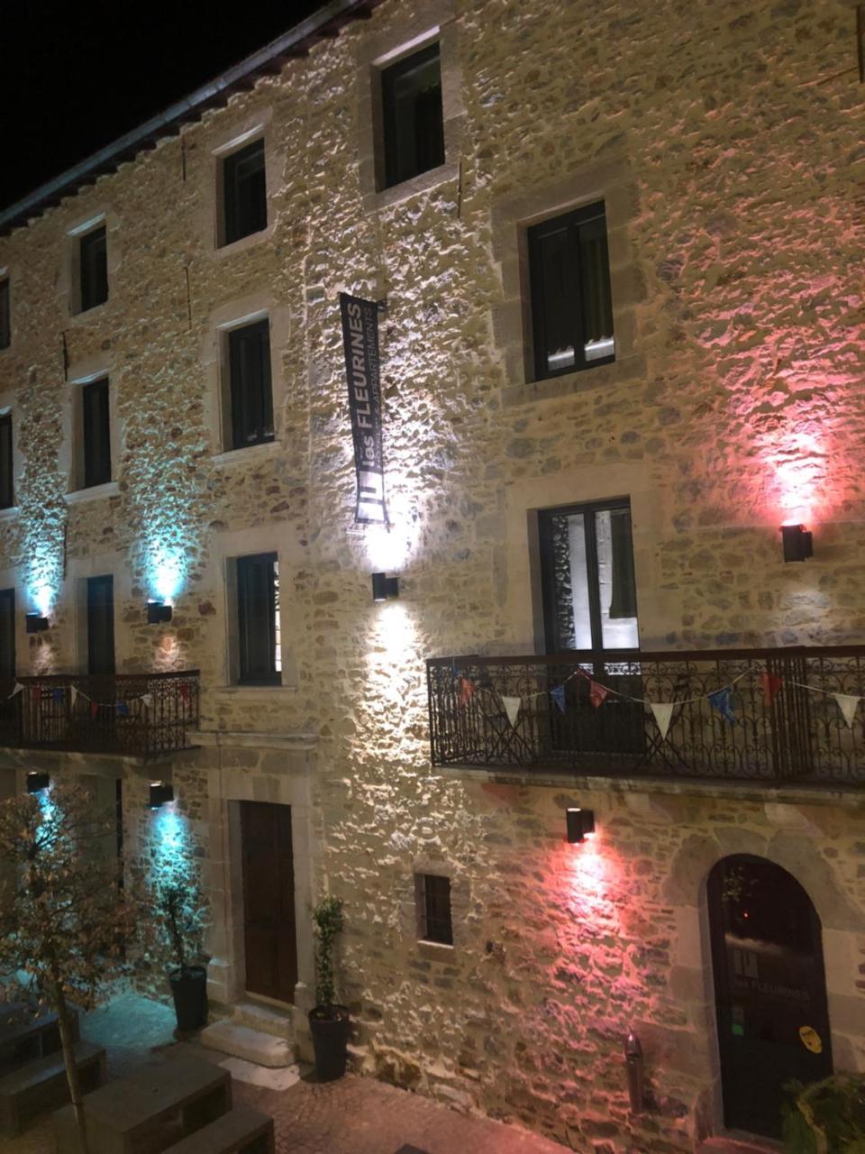 Appart'Hotel Les Fleurines By Urban Style Villefranche-de-Rouergue Exterior foto