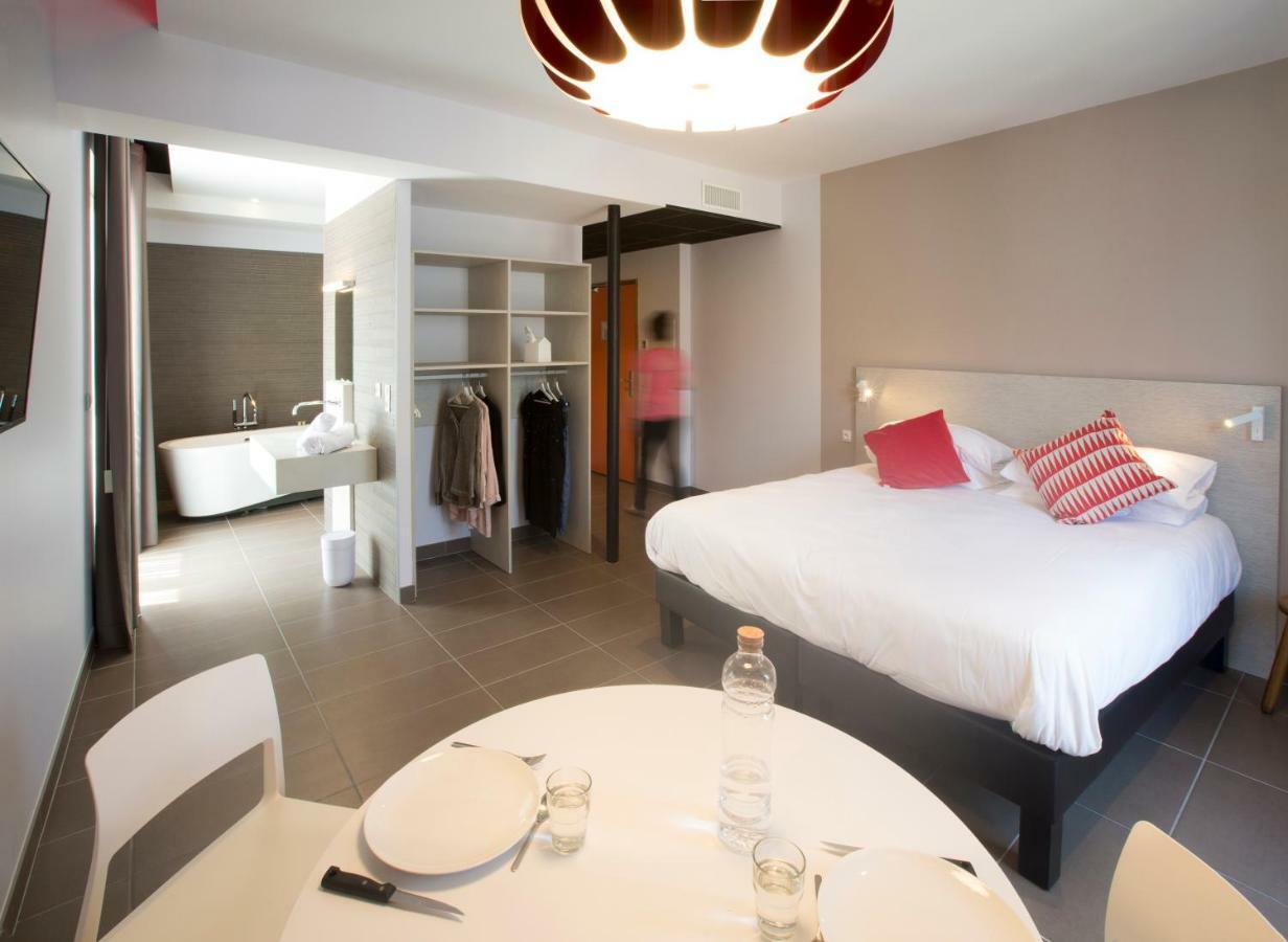Appart'Hotel Les Fleurines By Urban Style Villefranche-de-Rouergue Exterior foto